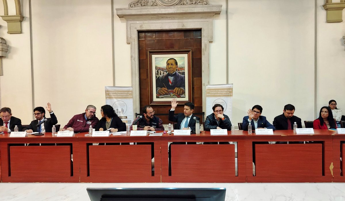 arturomedinap's tweet photo. Por instrucciones de la licenciada @rosaicela_  Secretaria de @SEGOB_mx , durante la instalación de la Sesión Ordinaria No. 140 de la Junta de Gobierno del @Mecanismo_MX, refrendamos el compromiso del @GobiernoMX para prevenir y proteger a personas periodistas y defensoras de derechos humanos; así como garantizar la libertad de expresión.
 
A la sesión asistieron la fiscal especializada en materia de Derechos Humanos de la @FGRMexico, Sara Irene Herrerías, y el titular de la Fiscalía Especial para la Atención de Delitos Cometidos en Contra de la Libertad de Expresión #FEADLE, Ricardo Sánchez Pérez del Pozo.

Así como el titular de la Unidad para la Defensa de los #DDHH, @elfroyenciso; la directora general del Mecanismo de Protección, @tobyanneLR; y el titular del Mecanismo del Estado de México, @lmcarriedo. También asistieron las y los integrantes del consejo consultivo del mecanismo y el representante de @ONUDHmexico .