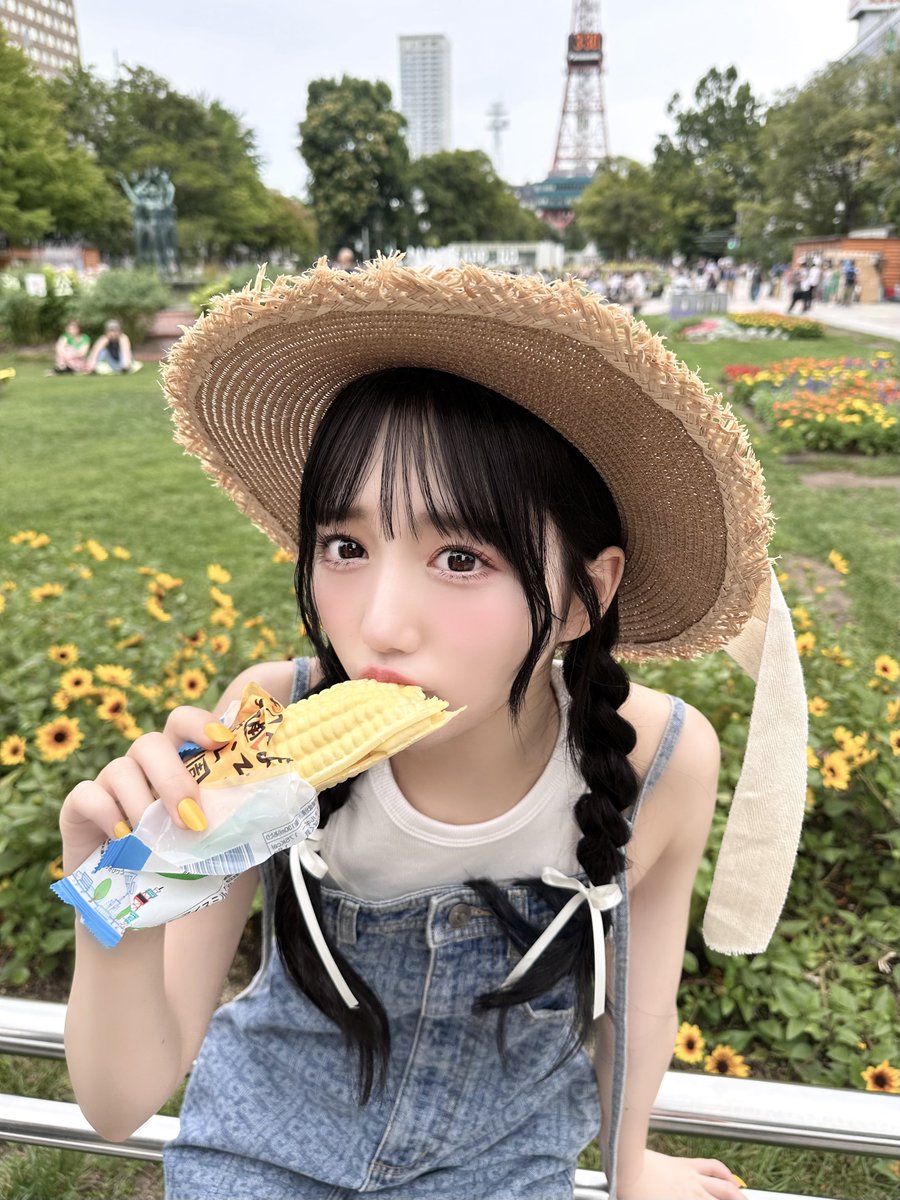 遂に明日は写真集お渡し会です🪄📔🤍 14:00から渋谷HMVさんにて行われ