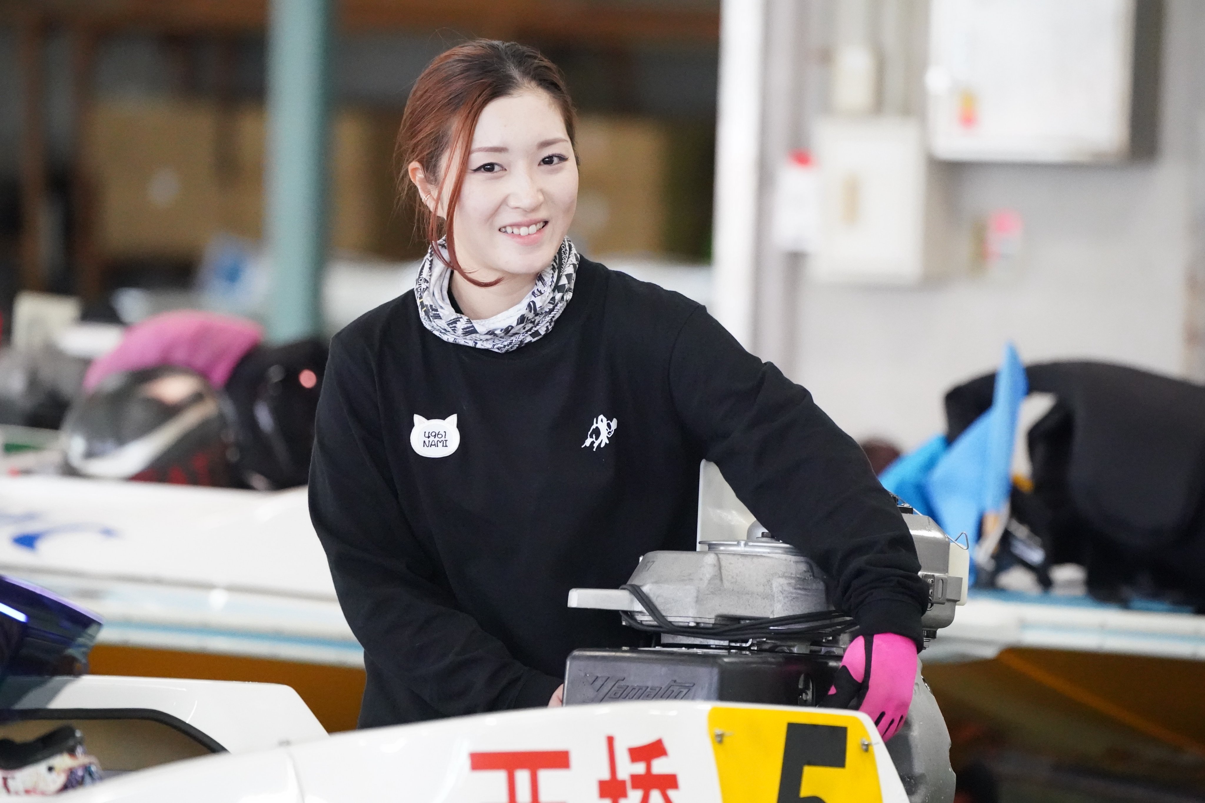 Amazon.co.jp: ボートレーサー西橋奈未選手 直筆サイン入り