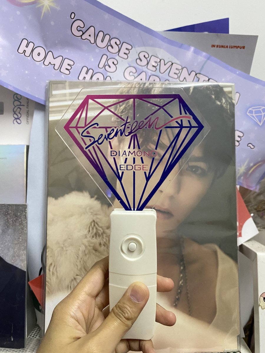 chwesok's tweet photo. Saw SEVENTEEN for the first time when I just finished high school with fake lightstick I bought outside the venue cuz I didn’t have enough money back then🥲 Now I’m done with my degree, been working for 2 years+ and can finally afford official lightstick. https://t.co/8DnFpduLxm