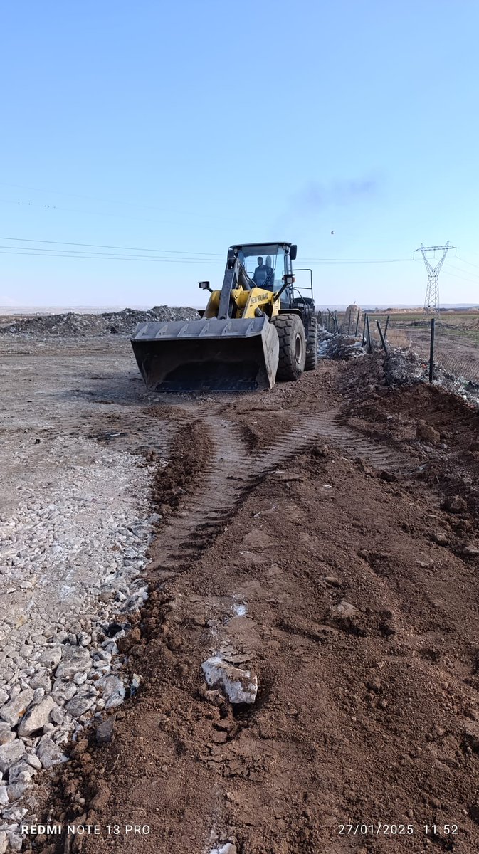 sbbf285411's tweet photo. Günün erken saatlerinden itibaren güneşin ilk ışıklarıyla çalışmalaramıza başlıyoruz. Suruç kırsalı atık temizleme çalışması tamamlandı. https://t.co/W5BIAHVxAR