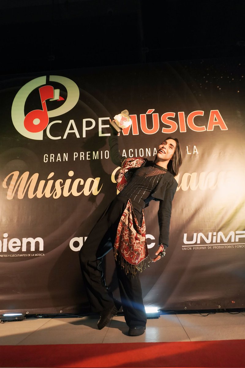 Lenintamayoqpop's tweet image. URPY, ganamos como &quot;Autor revelación&quot; en el premio nacional de la música peruana 🇵🇪 
Construir puentes y caminos a través de la música exige esfuerzo. pasión, verdad y alma. Muchas gracias por su apoyo es de todos nosotros 
#leninqpop #quechuapop