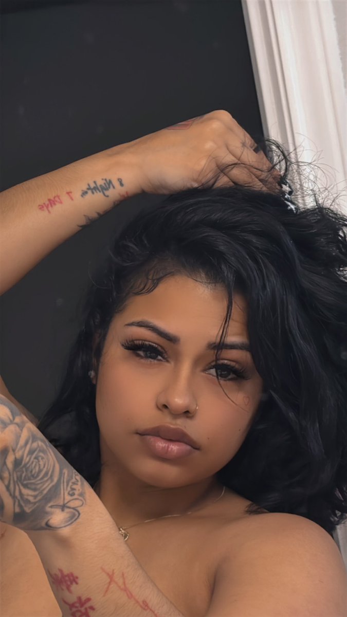 weibnb's tweet image. face &amp;gt;&amp;gt;