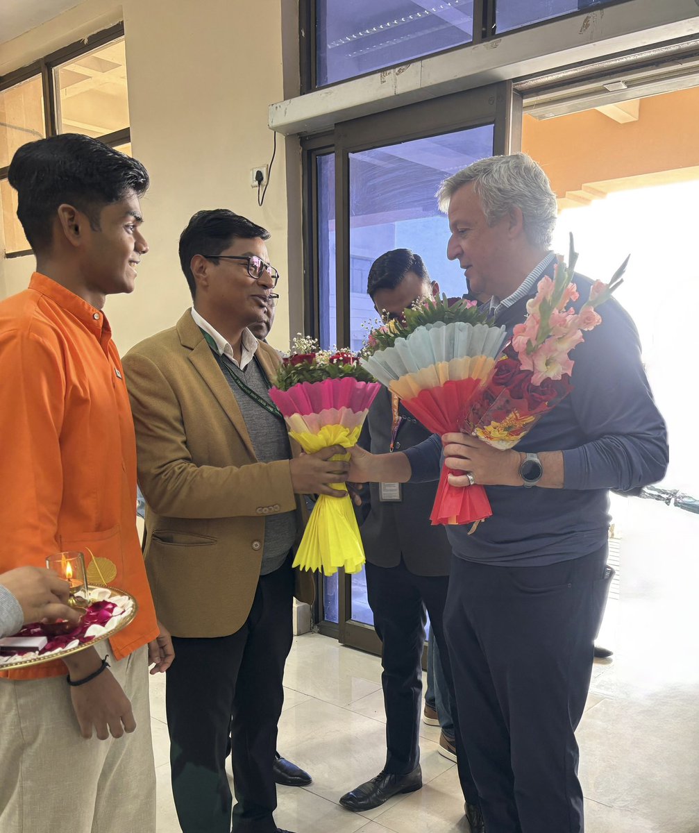 BandanaPreyashi's tweet photo. The President &amp; CFO @CocaCola Mr. John Murphy was in Bodh Gaya yesterday. The team @IndustriesBihar was there to receive him. SLMG Beverages that does bottling for Coca Cola is establishing a bottling plant in Nawanagar in Buxur district. https://t.co/o40bNfaEJ0