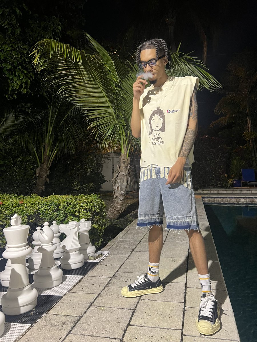 merchdaplug's tweet image. i’m a terrorist i took da game and iran