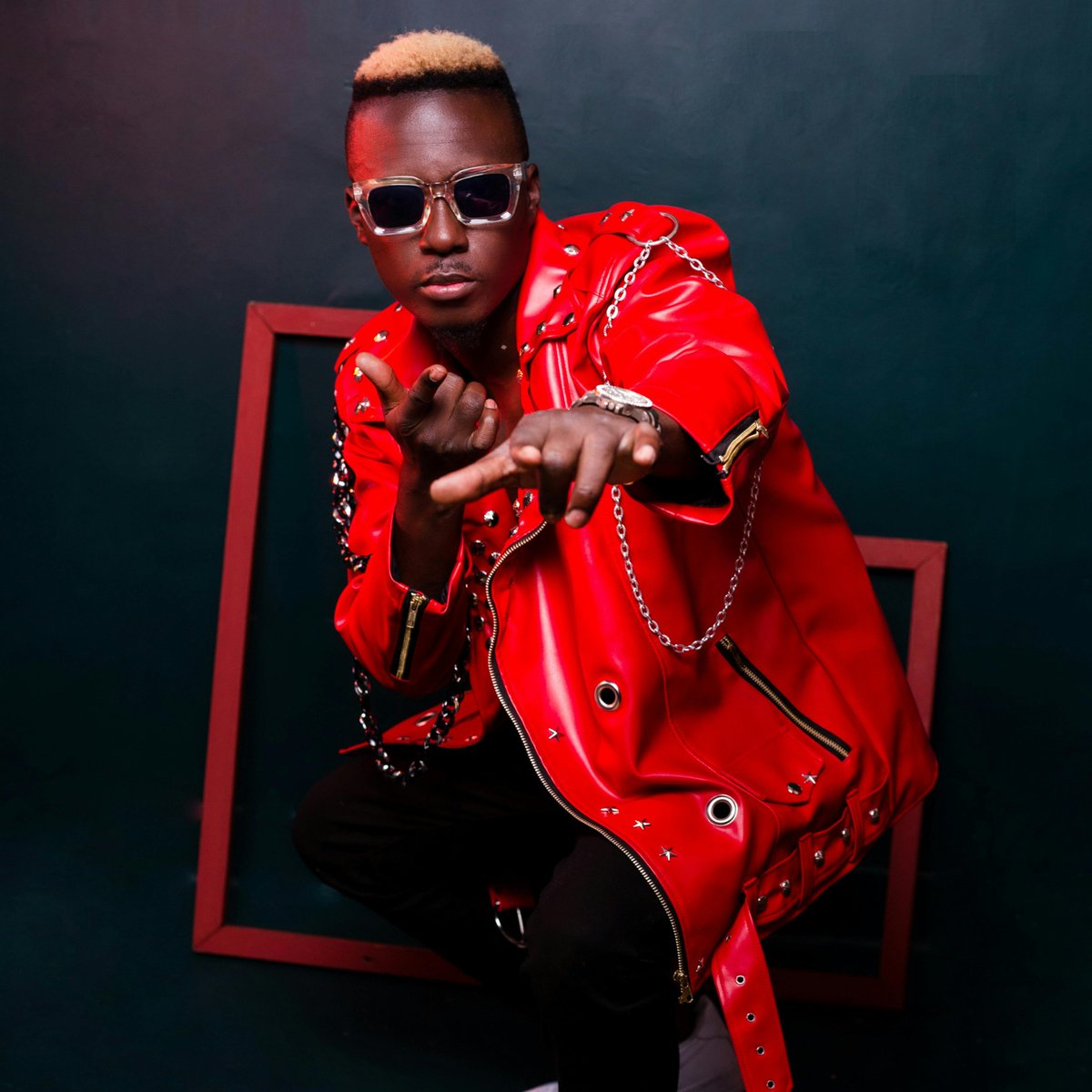 AdixAI's tweet image. Use our award-winning #AI platform to find the perfect influencer for your campaigns in minutes ⚡️⚡️⚡️

Don’t like relying solely on AI? You can use $ADIX in-depth data to make an even more informed decision 🚀🚀🚀🚀

#influencer #RWA #AI