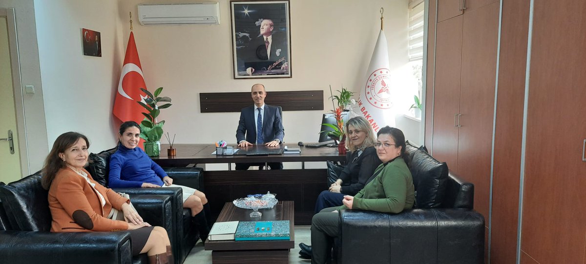EdremitDHB's tweet photo. Edremit Kaymakamlığı İlçe Yazı İşleri Md. Nurşen SALMAN,Nüfus Md.Renginur AYAN, S.Y.D.V.  Müdürü Elif ÇAKIR,Gıda Tarım ve Hayvancılık Md. Sabriye AKÇAY'ın nazik ziyaretleri ve hayırlı olsun dilekleri için teşekkür ederiz.
Opr. Dr. Oktay YILDIRIM
Edremit Devlet Hastanesi Başhekimi https://t.co/dgU7zNTWrH