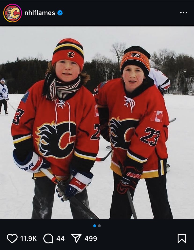 fifth_line_pod's tweet photo. Flames posted this photo a couple weeks ago. What are the chances they trade the guy wearing the flyers hat to the flyers<   

Will miss yeah Pelts! 

#trade #nhltrade #flames https://t.co/2uZLPWhXDV