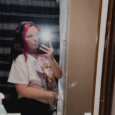mercedewatson's tweet photo. #NewProfilePic https://t.co/rzhP1eP9bI