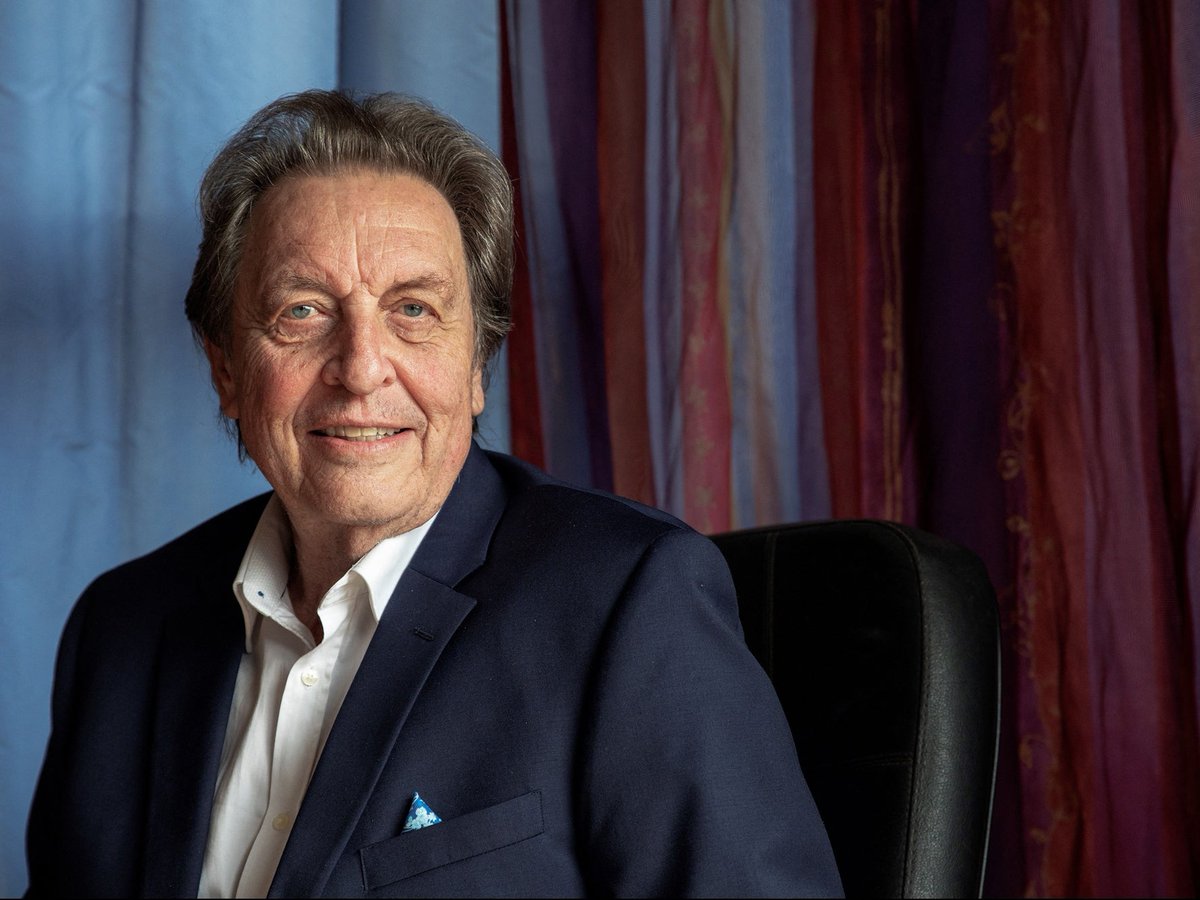 🚨 Errol Musk, le père Elon Musk, espère lever entre 150 et 200 millions de dollars grâce à un projet de memecoin appelé « Musk LT ».

Il a déclaré à Fortune qu'il n'avait aucun scrupule à utiliser son nom pour gagner de l'argent sur un « memecoin ».

"Je suis le chef de la