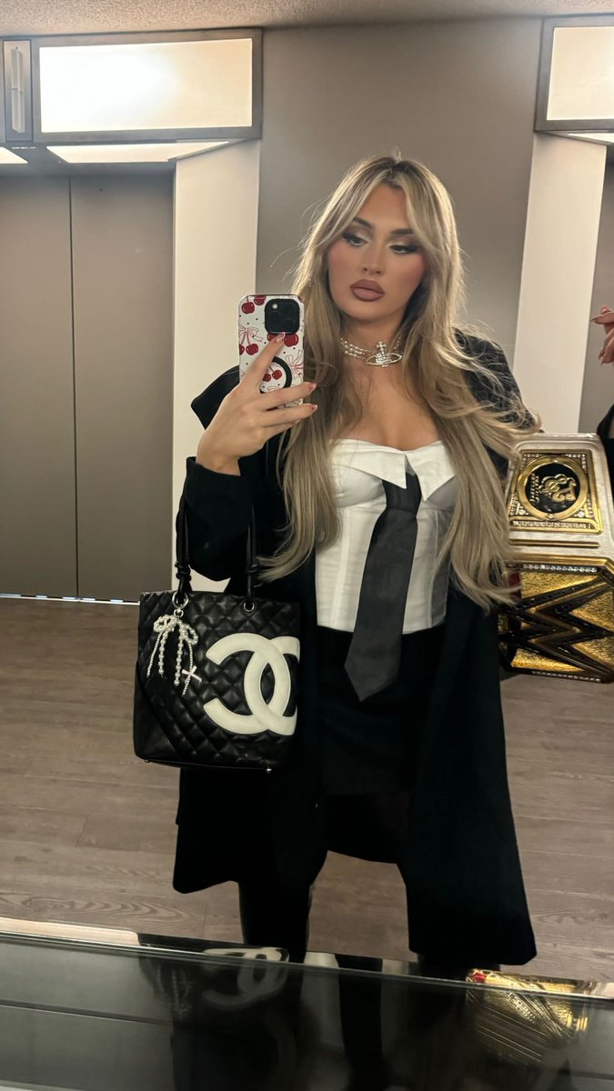 EwanECW's tweet photo. Tiffany
#wwe #wwewomenschampion #wwenxt #womenswrestler #femalewrestler #wwewomenstagteamchampions #nxtwomenschampion #msmoneyinthebank #tiffanyepiphanies #tiffytime #tiffanystratton #selfie https://t.co/BskcCKncrQ