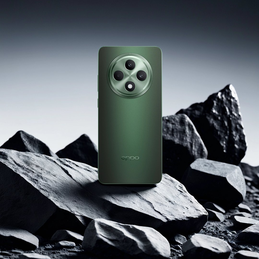 OPPOKenya's tweet image. Embrace the elegance of the olive green Reno12 F. A perfect blend of style and technology. Get up to 10% off in brandshops this weekend when you pay with LOOP!
#Reno12Series #TapIntoAI