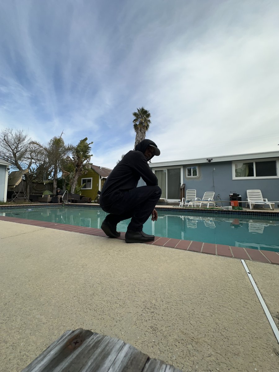 Marversal_eth's tweet photo. Pool, Tiramisu, and Rendering @akidcalledbeast
#CaliLiving #FrequencyUP #AKCB #LFGrow https://t.co/FqmPVpK3S9