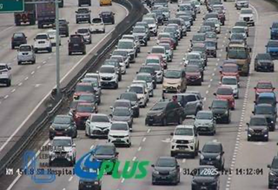 astrotraffic's tweet photo. Laporan trafik semasa (31/01/25 | 2.15pm)

#kltu LEBUHRAYA PLUS: Jangkakan kelewatan dari Sungai Buloh Hospital ke Sungai Buloh disebabkan ada kemalangan menghalang lorong kanan dan tengah di KM454.4. https://t.co/0ior9Stjbf