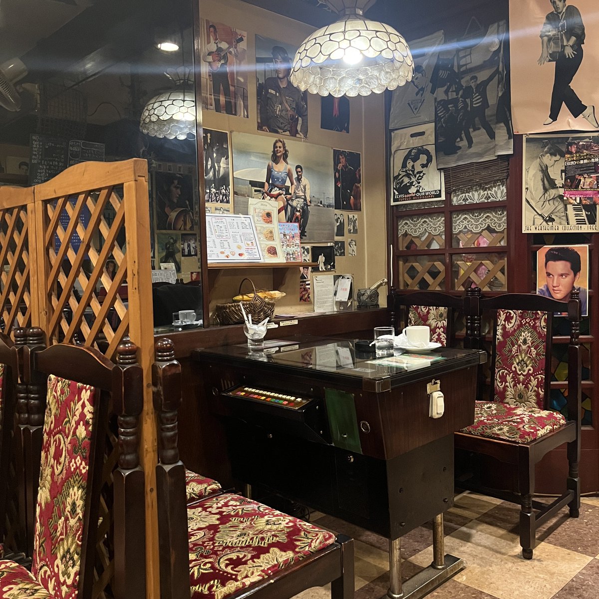 xxbbct's tweet photo. 喫茶店一緒に行ける友達が欲しい~~。 https://t.co/5K5Lljy9O3