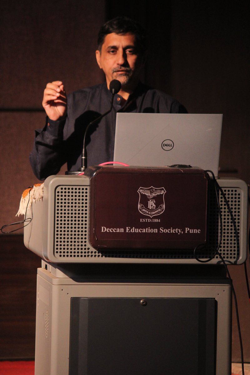 Jrvgti_official's tweet photo. Engaging with students on the art and science of Landscape Design with AR. Pushkar Peshwa!
#landscapearchitecture #designthinking #greenliving #studentsession #architecture https://t.co/02B5jBRJST