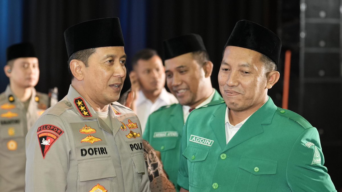 PortalInfokom's tweet photo. Bang Ketum bersama jajaran turut hadir dalam Kongres Keluarga Maslahat NU di Hotel Bidakara, Jakarta Selatan, sebuah rangkaian menuju puncak perayaan Harlah Nahdlatul Ulama yang akan digelar minggu depan di Istora Senayan. Semoga momen ini selalu membawa maslahat. https://t.co/b0KV7xo0Np
