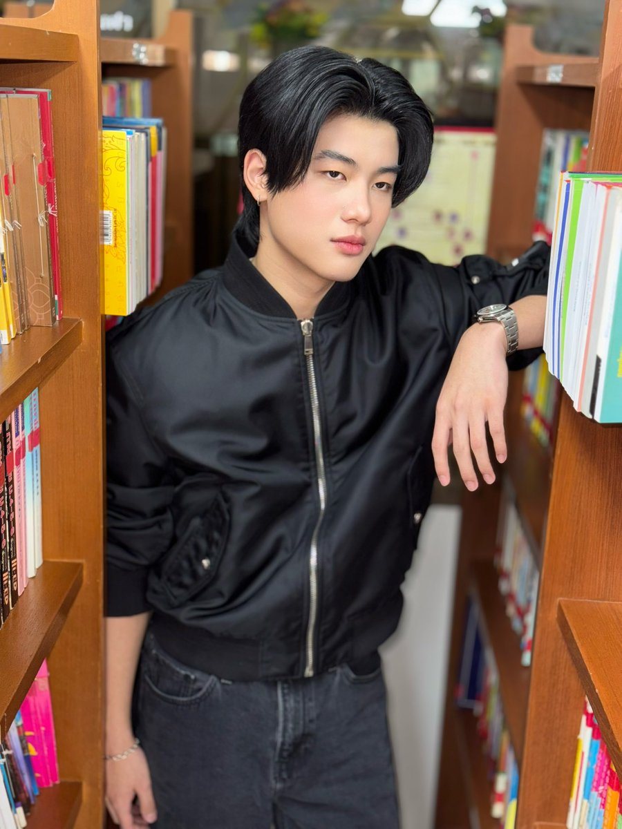 “ เอ็นเจ ” School Tour โรงเรียนวัดราชโอรส

#njprompt

#FridayCollege
#Tia51
