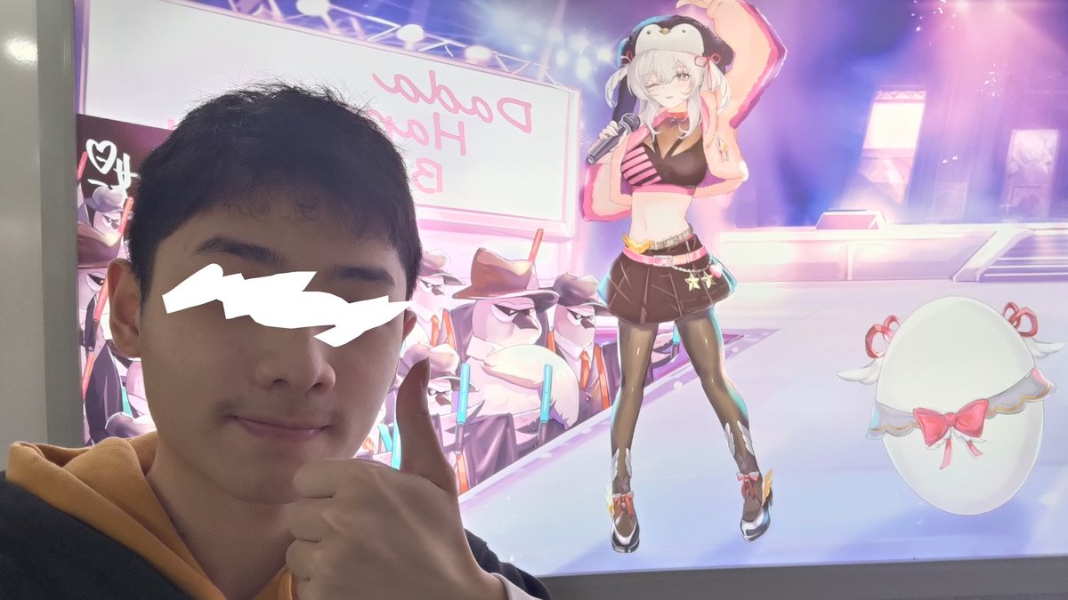 zhanhongreat's tweet photo. 最近在忙過年w
現在才發文
是說剛剛在查燈箱tag的時候
注意到妲妲的發文時間比我拍照的時間還早了一點www
（可惡啊啊啊啊居然錯過小朋友出沒
是說剛出站的時候真的有嚇到
沒想到灰妲宇宙會突然出現在高捷
雖然有點晚了 但再次祝妲妲生日快樂！
#妲看看我
#2025灰妲燈箱生誕祭 https://t.co/SlyHH0loCe