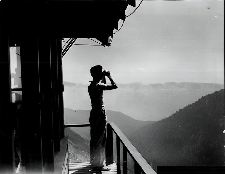 Ci sono momenti in cui la vita separa due persone solo perché capiscano quanto l'una sia importante per l'altra.

Paulo Coelho 🖋

#LeParoleCheCurano
#SalaLettura
<a href="/SalaLettura/">©️ Il Caffè Letterario</a>