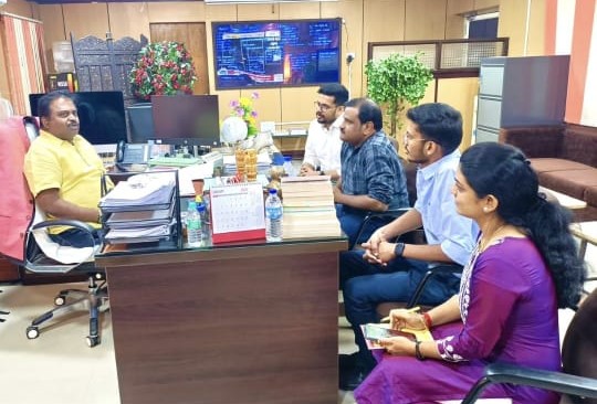 CFTI_Chennai's tweet photo. 🎓💼 Campus Interview by M/s. Walkaroo International, Calicut met with Shri. K. Murali Director CFTI Chennai along with Ms. Kanchana, Placement cell of CFTI 🌟
#CFTI #CampusInterview #Walkaroo #PlacementDrive https://t.co/wiZyMynQ2a