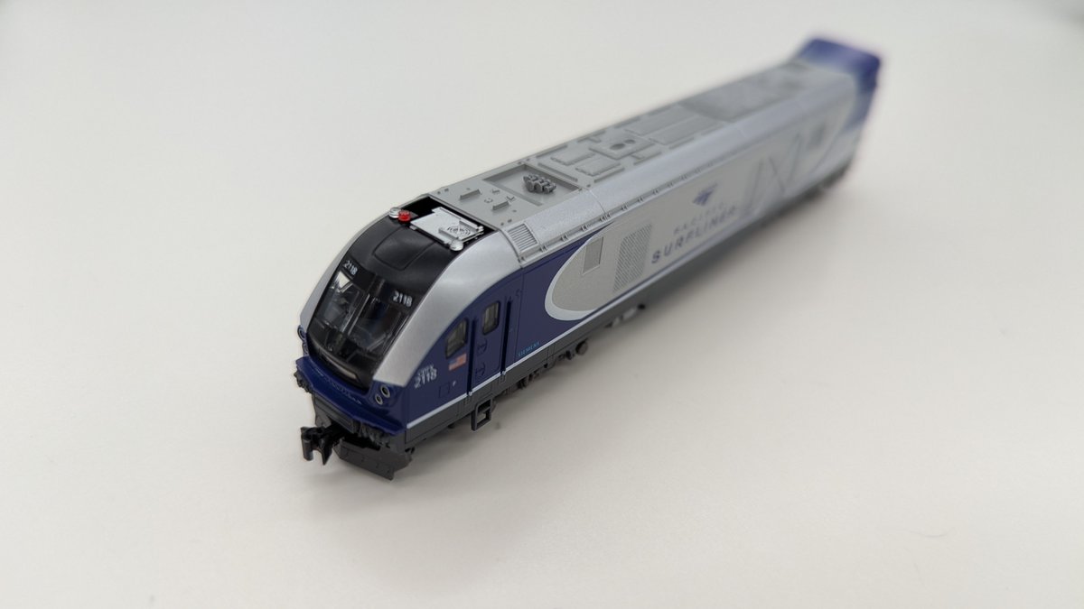 tammatsuyama's tweet photo. 【鉄道】商品入荷情報!!4!【模型】
【KATO】☆新商品★
・SC-44 Charger Amtrak Pacific Surfliner 8両セット
入荷です!!
#タムタム松山店 #鉄道模型 #KATO #SC44 #海外車両 https://t.co/s69CZQydsi
