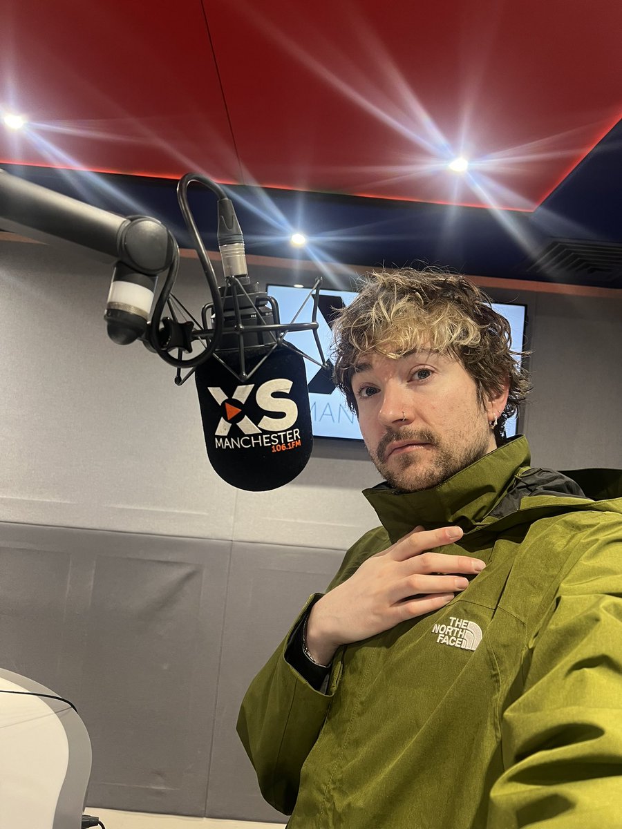Big coat energy on <a href="/XSManchester/">XS Manchester - 106.1 FM, DAB+ & App</a> this morning!

I want your Friday noises, what’s the vibe of the weekend?!

Hit me up 7-11am