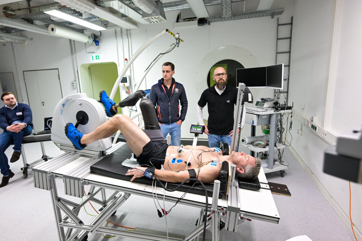Human Spaceflight (@esaspaceflight) on Twitter photo 🚴♂️💫 Cycling into the future of spaceflight!
As part of ESA’s #Fly! initiative, member of the <a href="/esa/">European Space Agency</a> astronaut reserve John McFall put his prosthesis to the test—cycling 🚲 in a -6° head-down position 🔄 to study how fluid shifts in microgravity might affect the fit.
🌍🚀 Find 🚴♂️💫 Cycling into the future of spaceflight!
As part of ESA’s #Fly! initiative, member of the <a href="/esa/">European Space Agency</a> astronaut reserve John McFall put his prosthesis to the test—cycling 🚲 in a -6° head-down position 🔄 to study how fluid shifts in microgravity might affect the fit.
🌍🚀 Find