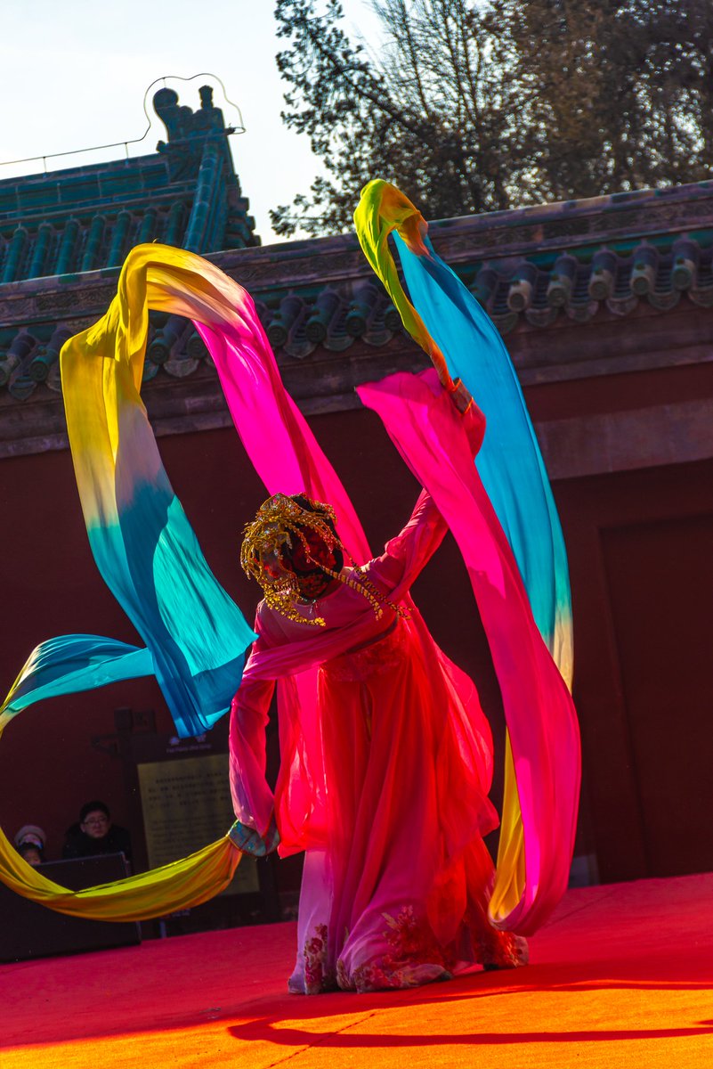 A few more glimpses of Chinese New Year captured through my camera—Beijing is bursting with colors, festivities, and celebrations!
#lunarnewyear #chinesenewyear #Beijing