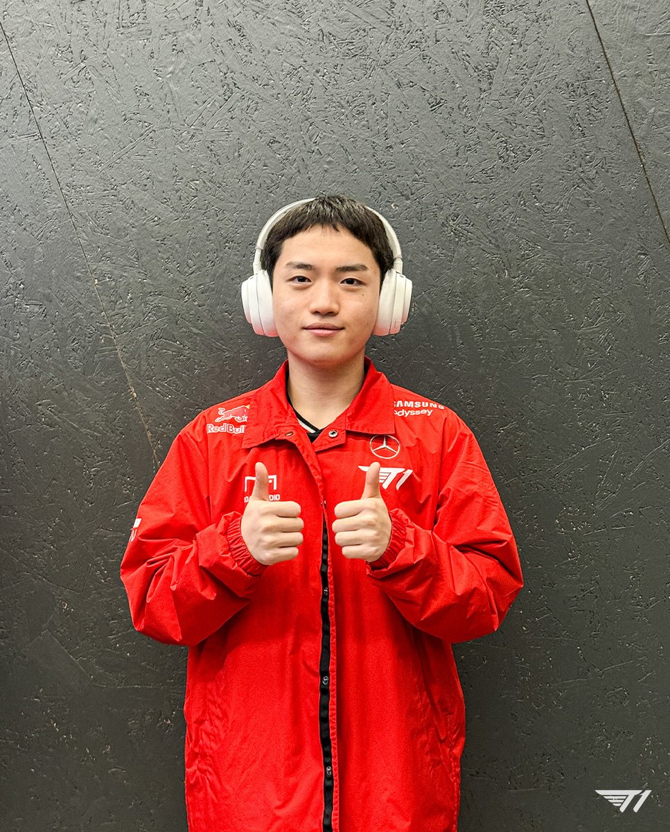 T1 LoL tweet media