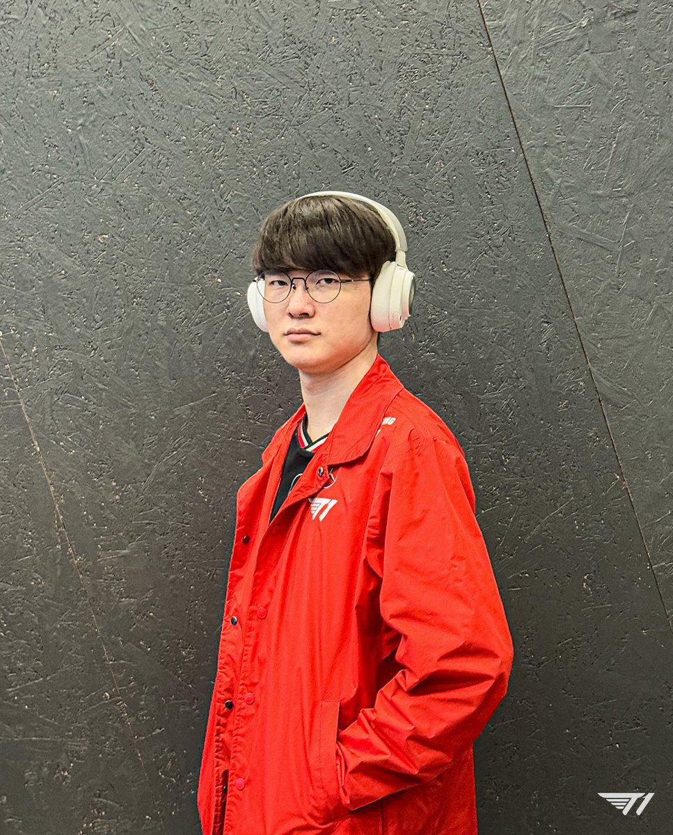 새해에도 T1 LoL 선수단은 <a href="/SteelSeries/">SteelSeries</a> Arctis Nova Pro Wireless 헤드셋과 함께합니다!

New Year, New Gear – With the <a href="/SteelSeries/">SteelSeries</a> Arctis Nova Pro Wireless, the favorite headset of our LoL Team!

#TogetherAs1 #SteelSeries