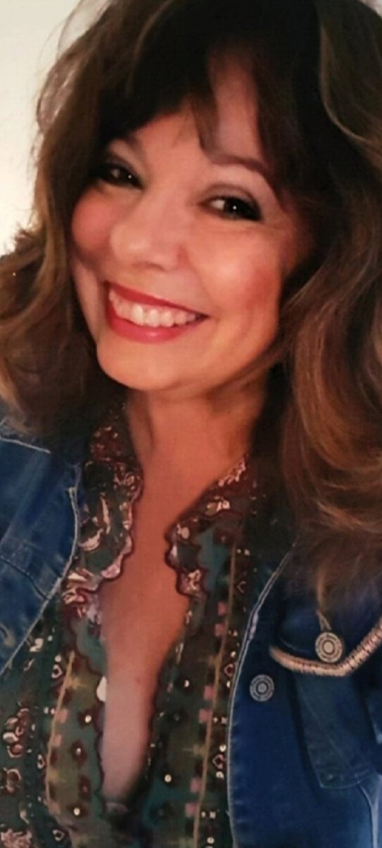 Buenos días!!
Os deseo a tod@s un feliz día Y un 
Estupendo fin de semana 

#viernes