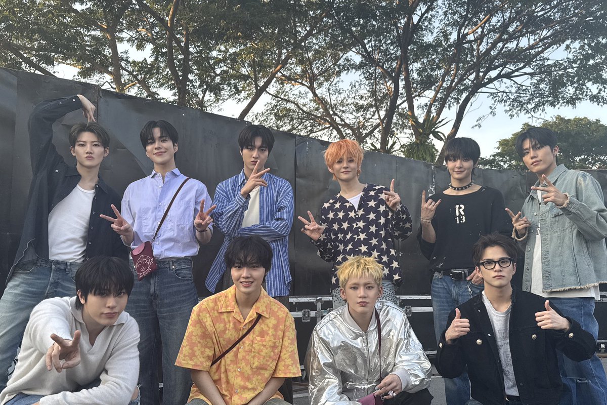 รูปครบ 10 คนที่เมืองโบราณโดยลงจากแอคเทรเชอร์เมมเบอร์เอง 😭😭😭😭🤎🤎🤎🤎 แงๆๆๆๆๆๆๆๆ