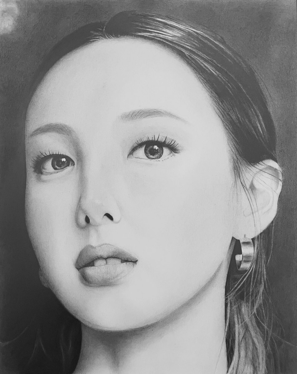p_f_c_balance's tweet image. 《TWICE 》
イム・ナヨン (Lim Nayeon、임나연)
1995年9月22日(29歳) A型
JYP Entertainment
作 吉(孤高)の用務員
2025/01/31完成
#鉛筆画 #人物画 #TWICE #ナヨン #임나연
