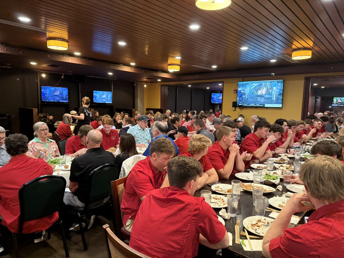 DruryBaseball's tweet photo. A wonderful kickoff to the season with an opening dinner with the team and families. Over 120 family and friends have joined us for this trip, and once the rain stops, we get to open up the season! Saturday 2pm Hawaiian time for a doubleheader against Hawaii Pacific. https://t.co/emn3Mw5UpZ