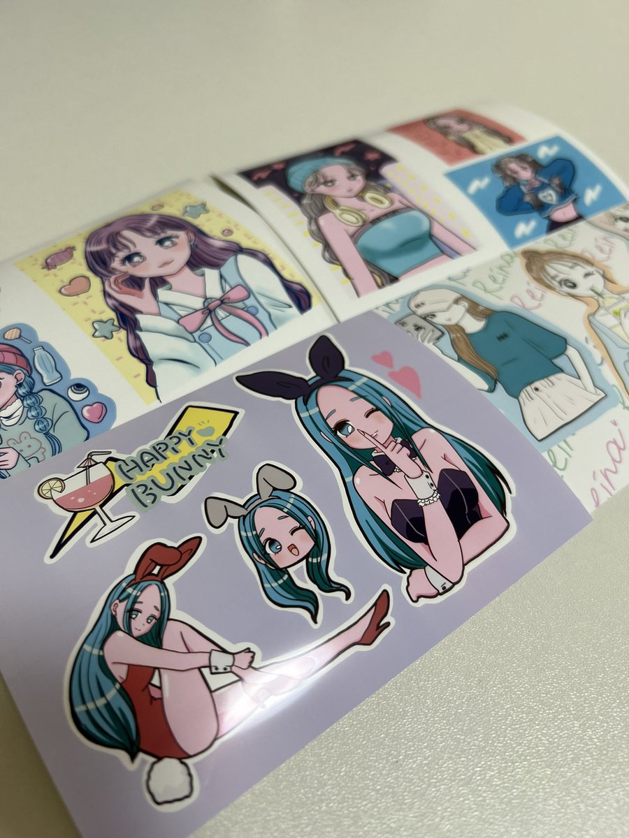 サンプル届いたー♡♡
こだわり出したらキリがなくて…
手に取った時に自分でかわいーーー！！って思える絵じゃないと満足できない😂