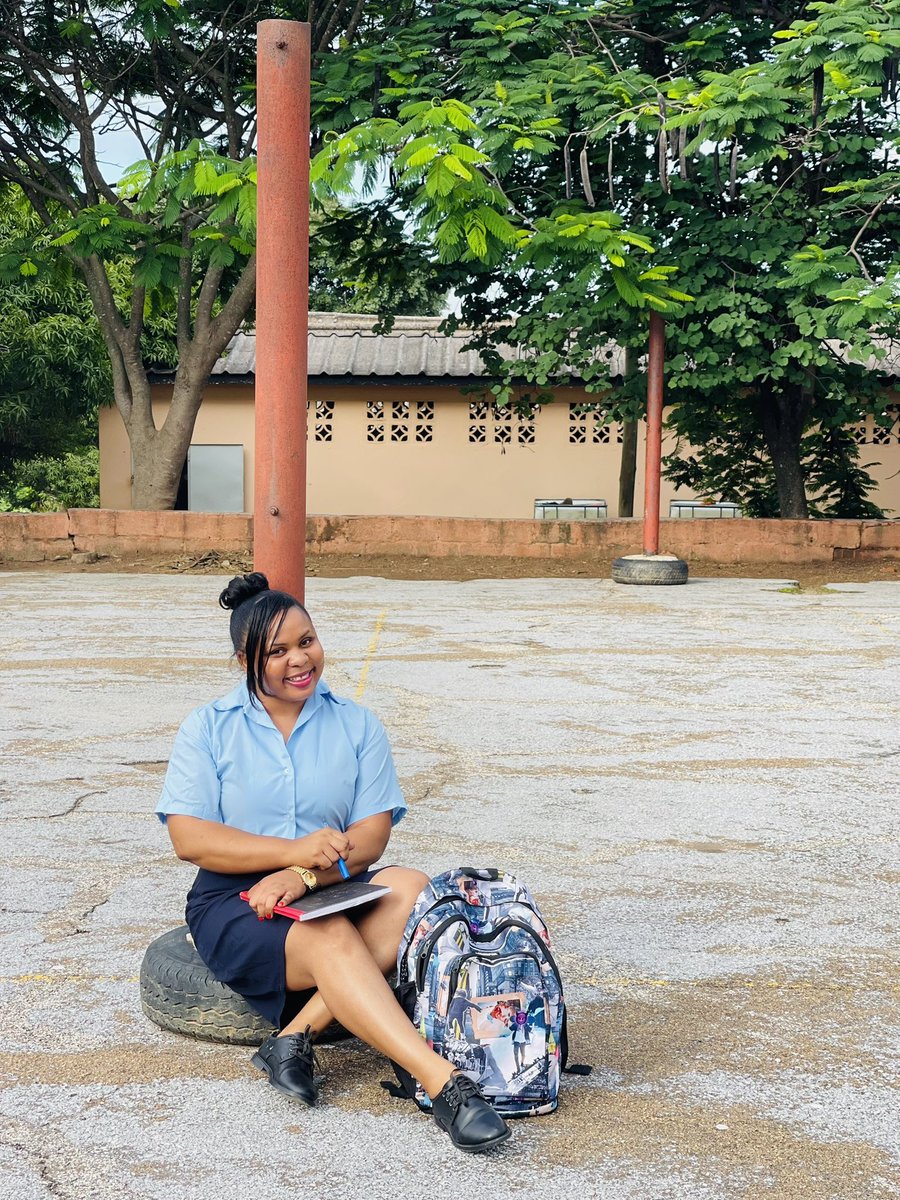 BarbaraMuzyamba's tweet photo. Roma Girls Secondary School
#Uniformday https://t.co/COLHoKeexE
