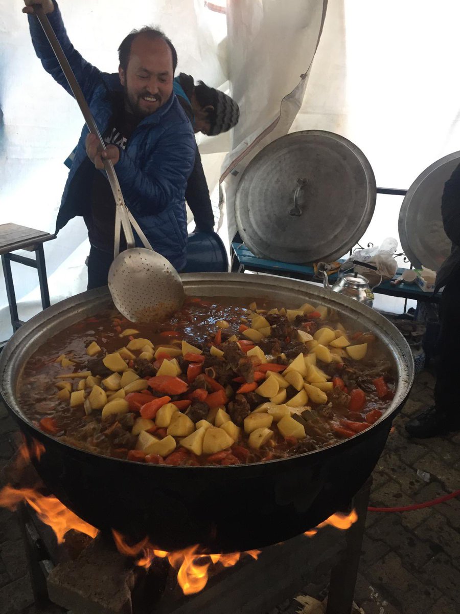 6 Şubat 2023 Kahramanmaraş depremlerinde, birileri yol kesip insanlarımızın malına canına kast ederken;  canla başla Türk Milleti için çalışan 5 çocuk babası Muhammed Abdullah hala serbest bırakılmadı! <a href="/Gocidaresi/">Göç İdaresi Başkanlığı</a> 

#hayirlicumalar