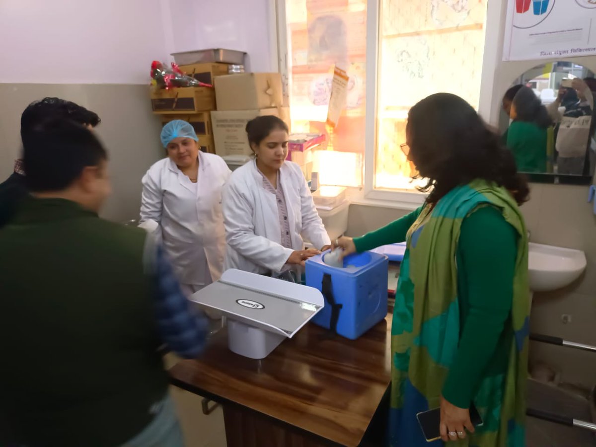 ManojShukul's tweet photo. Nicely established new Model Immunization centre #MIC at District #Baghpat #UttarPradesh
to enrich the experience of beneficiaries and their families @nhm_up @MoHFW_INDIA @Sen2Partha @sepio_up https://t.co/vSP9LQ8cu0