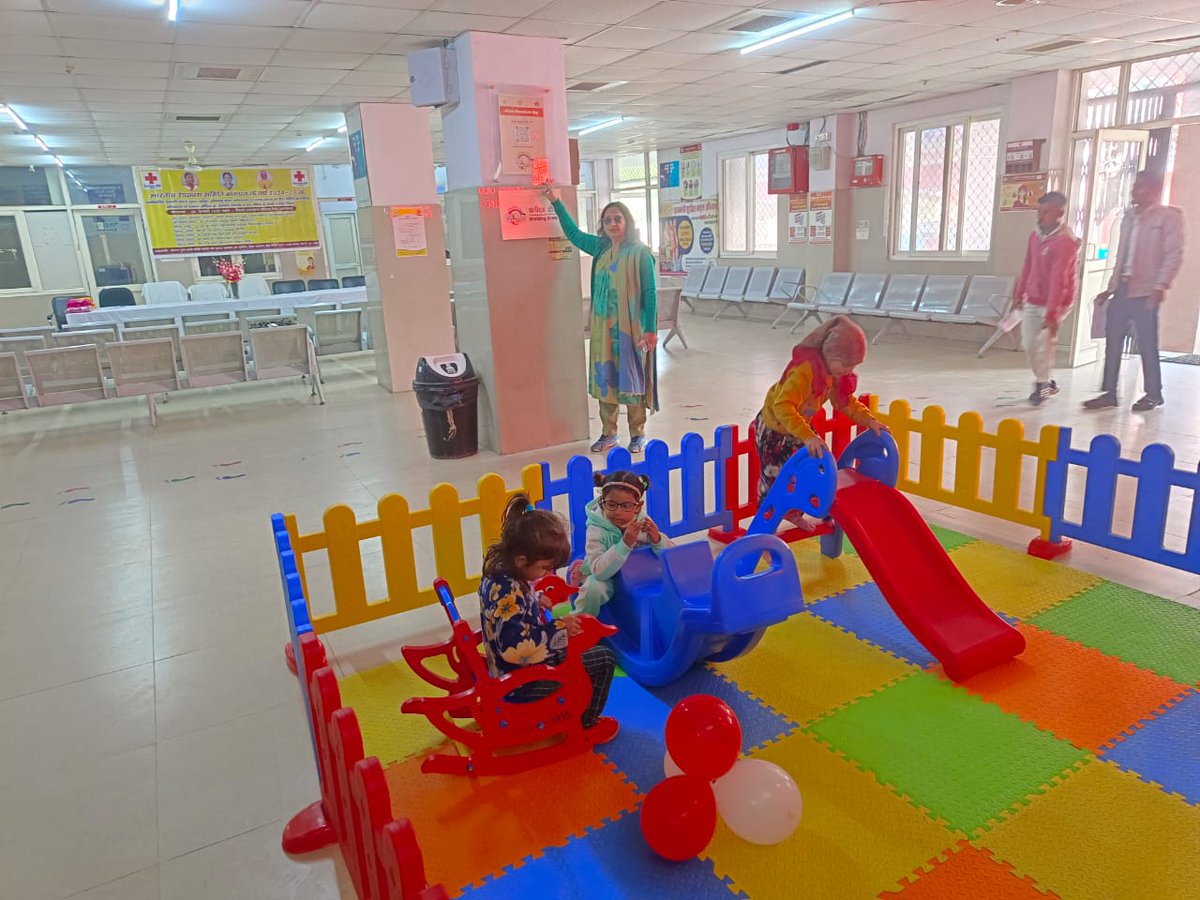 ManojShukul's tweet photo. Nicely established new Model Immunization centre #MIC at District #Baghpat #UttarPradesh
to enrich the experience of beneficiaries and their families @nhm_up @MoHFW_INDIA @Sen2Partha @sepio_up https://t.co/vSP9LQ8cu0