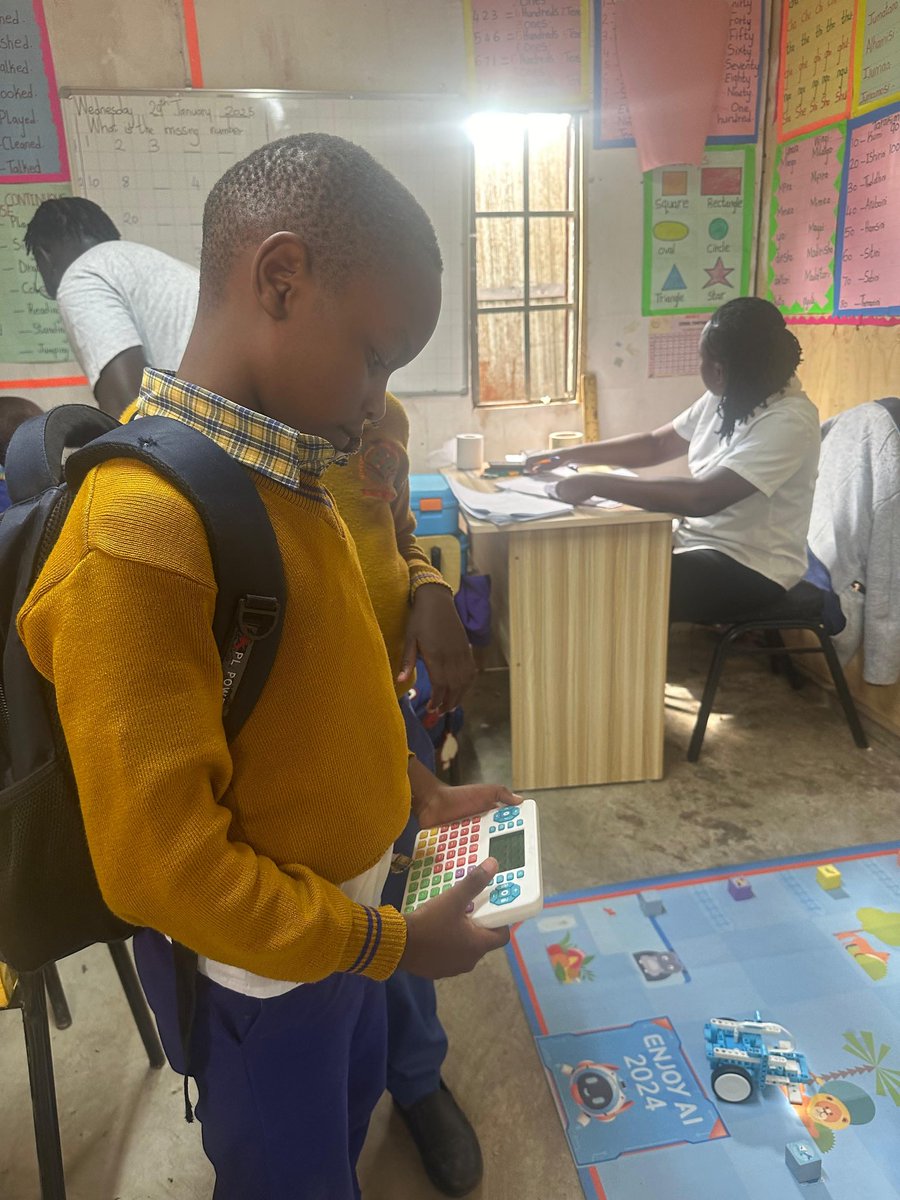 code_with_kids's tweet image. Robotics isn’t just about machines,it’s about creativity, problem-solving &amp;amp; future-ready skills. These Grade 2 learners from Kokomelon School are building, coding &amp;amp; innovating!
Want to enroll or host a session? Reach out!
#RoboticsForAll #CodeWithKids #FutureMakers