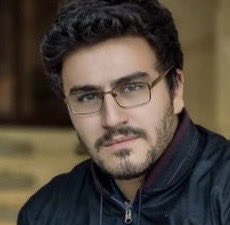 از ۳ منبع ناشناس پیام گرفته بودم که #یوسف_قبادی مدتی قبل از #سگارو از زندان آزاد شده، هرچند امکان تایید این‌مساله رو نداشتم. امروز دیدم شهاب هم این‌موضوع رو مطرح کرده.

اینکه چرا تا الان نخواسته به‌طور رسمی بازگشتش رو اعلام کنه نمیدونم، اما به تصمیمش احترام میذارم و همچنان