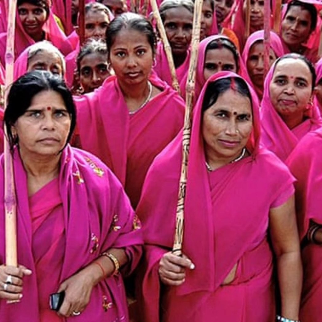 India's Gulabi Gang, all female vigilante group created in response to a lack of state action against male violence against women, corruption &amp; human rights violations. Aged between 18-60 years, members are trained in self defence &amp; are known for their pink attire #WomensArt