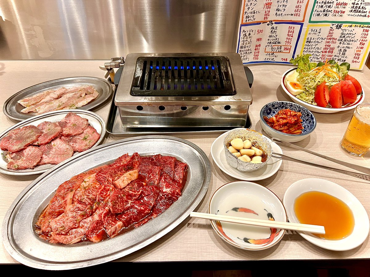 今夜は焼肉です😋

頑張った自分へのご褒美
特に何かをした訳ではなく、
毎日をしっかり生きてきた
ただそれだけの事

自分のペースで焦らずに、少しずつ確実に歩んで行けばそれで良いと思います

早く大阪へ行ってサル食堂のトンテキ定食とカッパ汁が食べたい！！