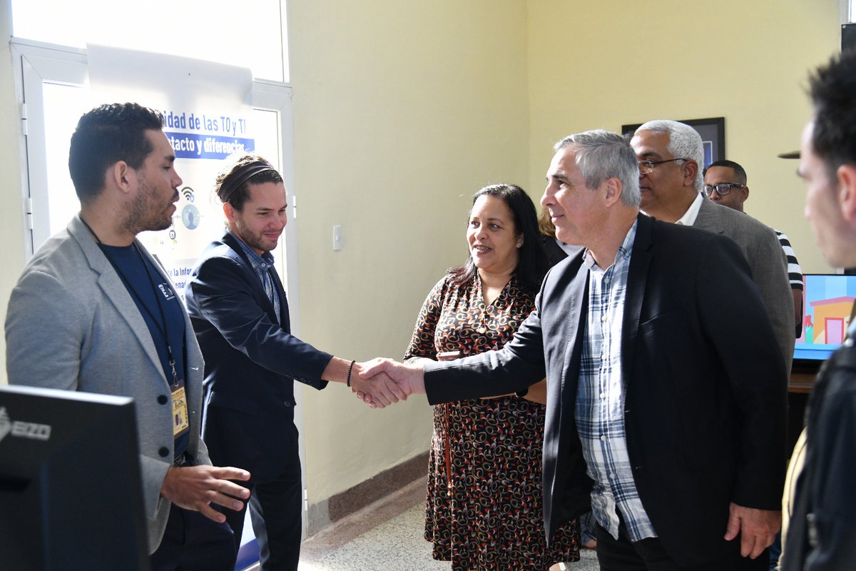 MayraArevich's tweet image. Asistí a la Clausura del III Taller Nacional de Ciberseguridad en Xetid. El PM @MMarreroCruz destacó la importancia que #Cuba concede a la #CiberseguridadParaTodos. Intercambiamos con expositores de proyectos de ciberseguridad aplicada a TI, TO y Contenidos. ¡Excelente evento! 🇨🇺