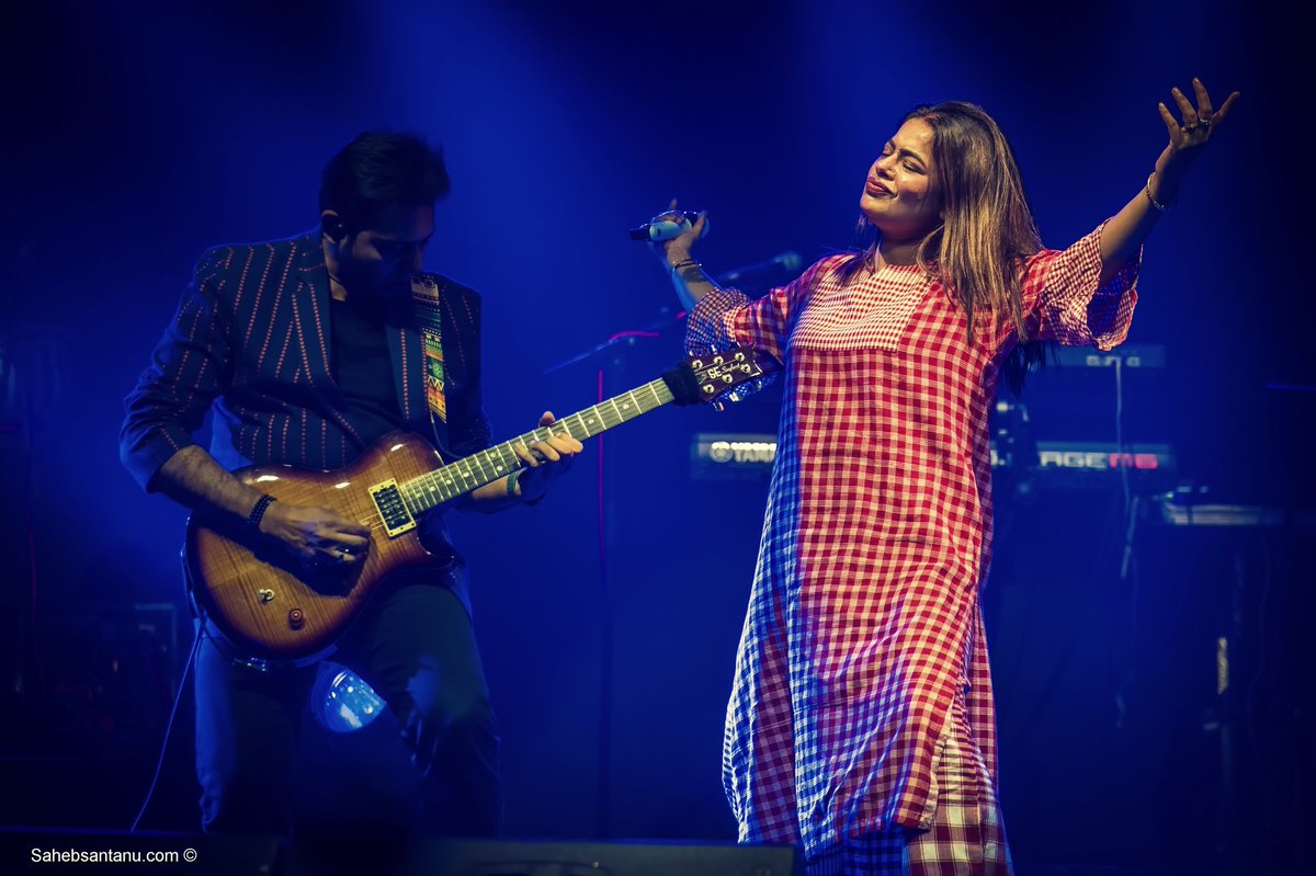 imannmusic's tweet photo. Screaming lyrics like anything π₯ What an EPIC NIGHT π #Uluberia
.
.
.
.
#imanchakraborty #teamtogetherness #uluberia #imanlive #showequalstomagic https://t.co/QtOCvZA2eq