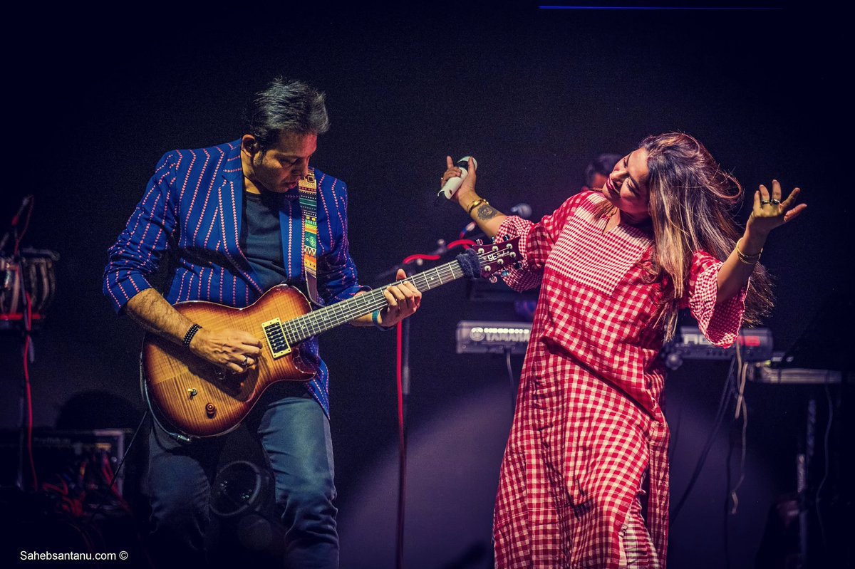 imannmusic's tweet photo. Screaming lyrics like anything π₯ What an EPIC NIGHT π #Uluberia
.
.
.
.
#imanchakraborty #teamtogetherness #uluberia #imanlive #showequalstomagic https://t.co/QtOCvZA2eq
