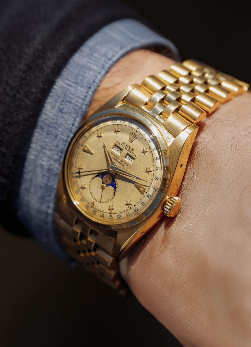 hairspringwatch's tweet image. Finds. A Stelline Dial 6062, the only complete calendar Rolex ever made in an Oyster case. Made for just 3 short years, a little over a hundred are known. It’s not often one shows up outside of auction, but here we are. The parchment, almost dore, tone here is fabulous. One of…