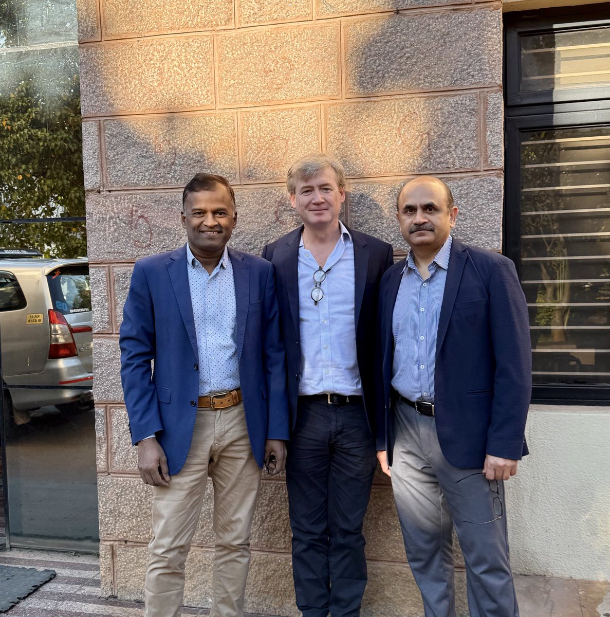 _RamChidambaram's tweet image. Day 2 of Chennai Elbow Course conducted at Arthrex Cadaveric Lab, Bangalore.
My friends Lee @Gnomelover1970 , Nandhan and I had a fantastic time imparting knowledge on surgical approaches and arthroscopy of the elbow!!