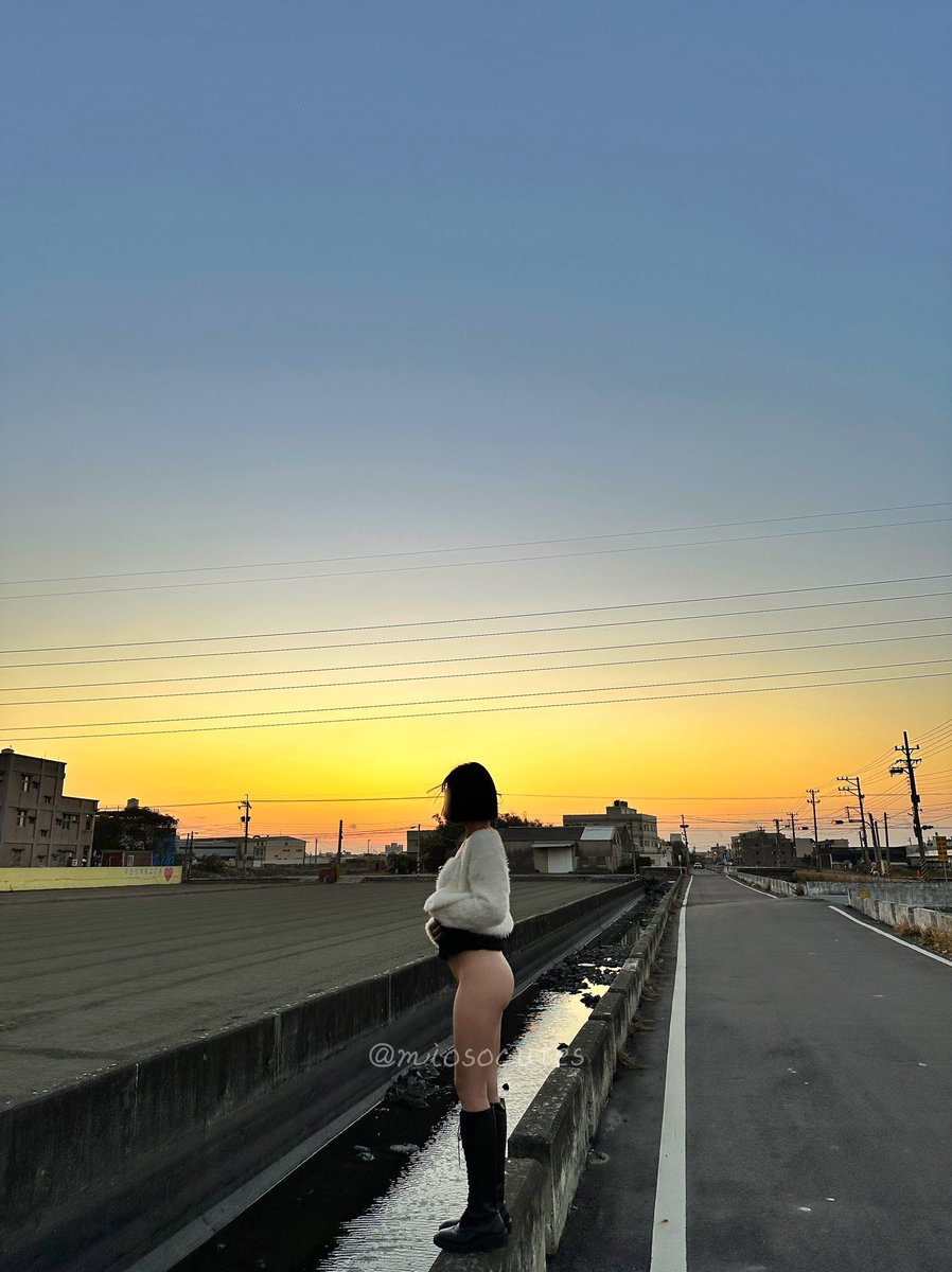 夕陽西下的黃昏
讓心中的小火苗越燒越旺😈
#露出 #夫妻情侶